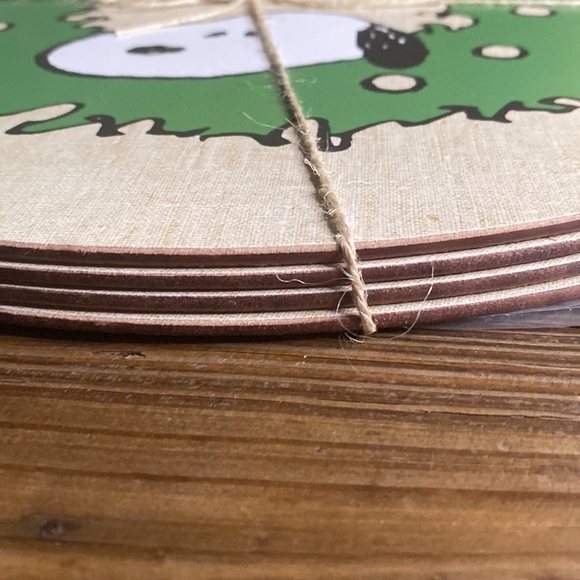 Pottery Barn Peanuts Snoopy Wreath Cork Placemats - Set of 4 - Picture 10 of 13